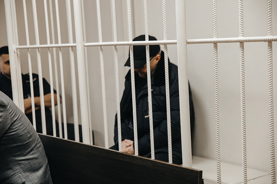 Фото: главу Камских Полян Салахутдинова доставили в суд