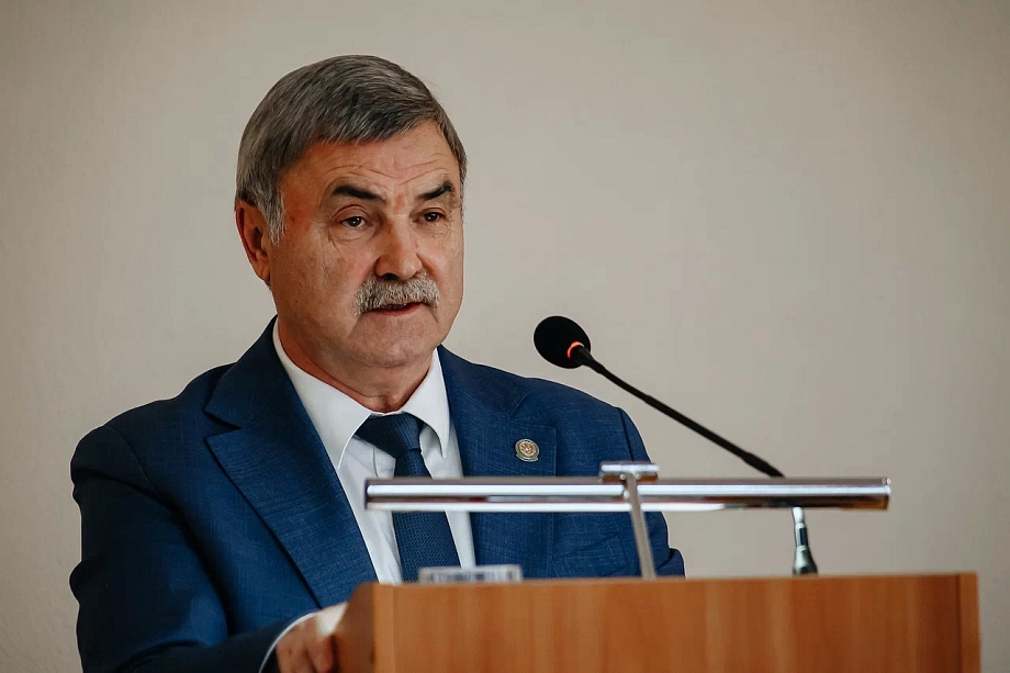 «Выступать после Наиля Гамбаровича все равно, что выйти, поблагодарить и сесть обратно на место»