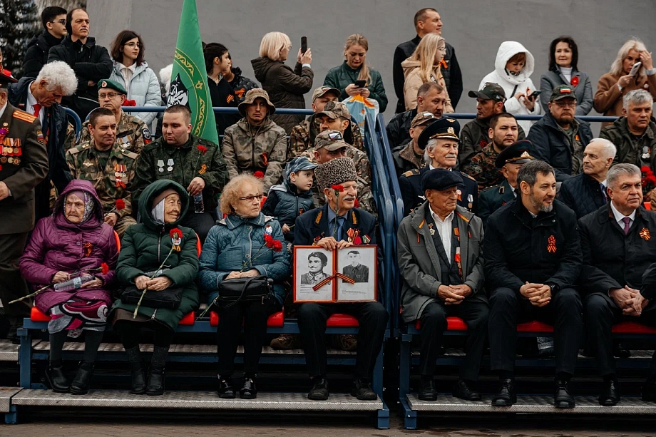 Фото: на парад Победы в Челнах собрались участники боевых действий разных лет 