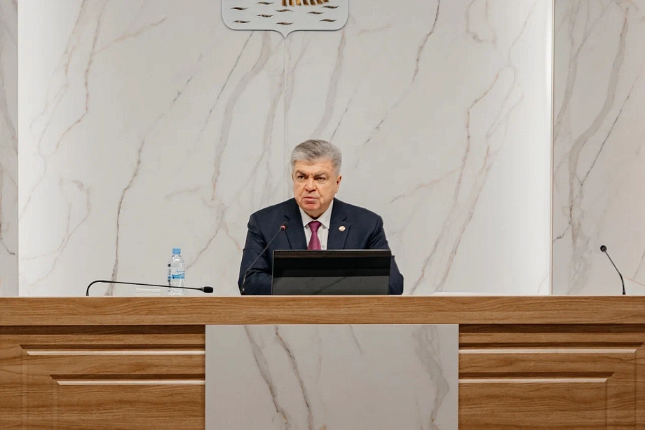 «Таких денег, направляемых на благоустройство дворов, наш город не видел никогда. В ближайшие 20-30 лет такого финансового ресурса уже не будет» «Таких денег, направляемых на благоустройство дворов, наш город не видел никогда. В ближайшие 20-30 лет такого финансового ресурса уже не будет»