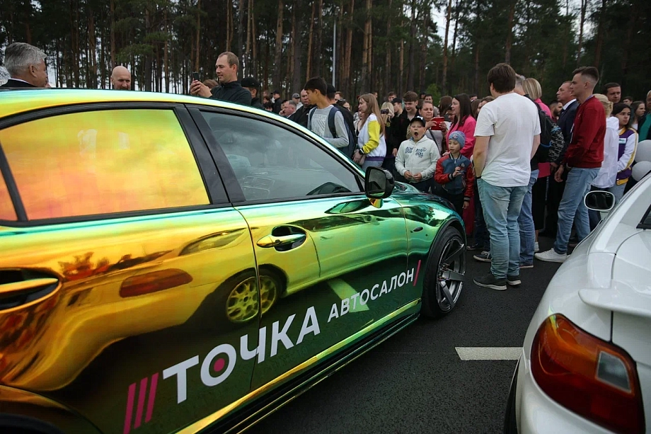 Фото: на Дне молодежи в Челнах показали ретро и тюнинговые автомобили