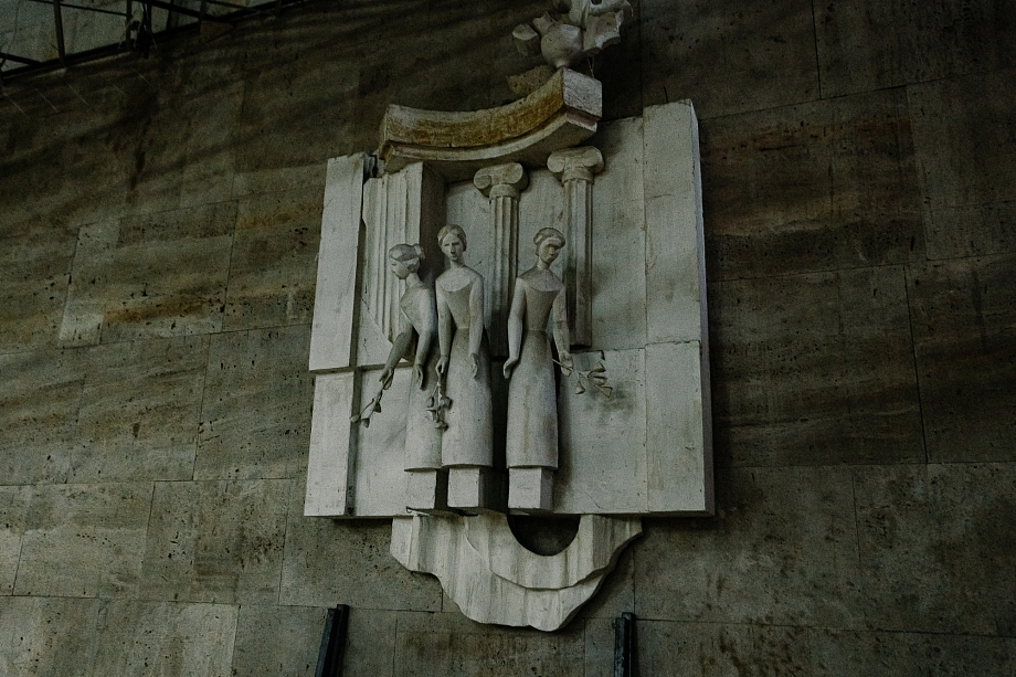 Фото: строители разобрали концертный зал Сары Садыковой