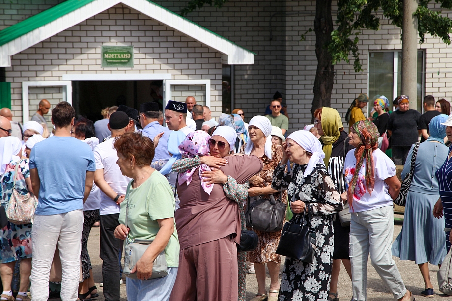 В Челнах прощаются с владелицей клиники «Здоровье» Сагдеевой (фото)