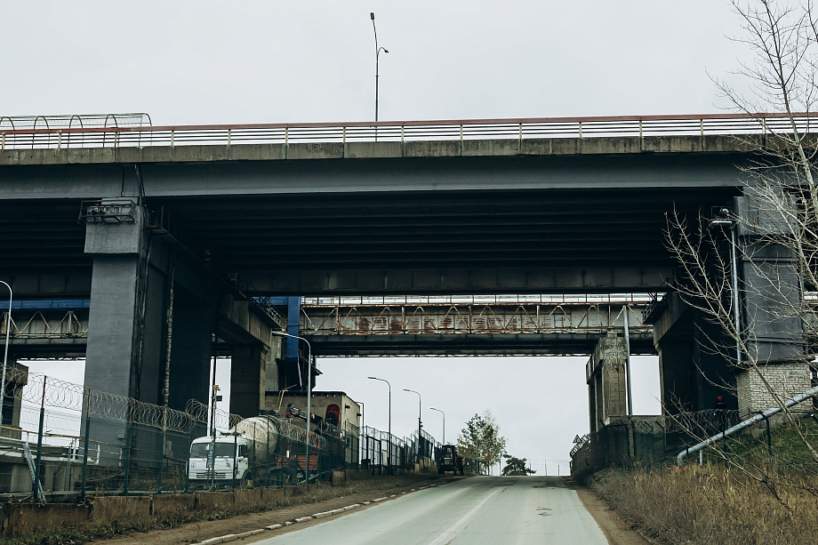 «Нашу дорогу сломали, и теперь еще и в Нижнекамск платно ездить надо…» «Нашу дорогу сломали, и теперь еще и в Нижнекамск платно ездить надо…»