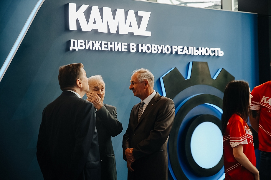 Фото: как открывали в Челнах визит-центр «КАМАЗа»