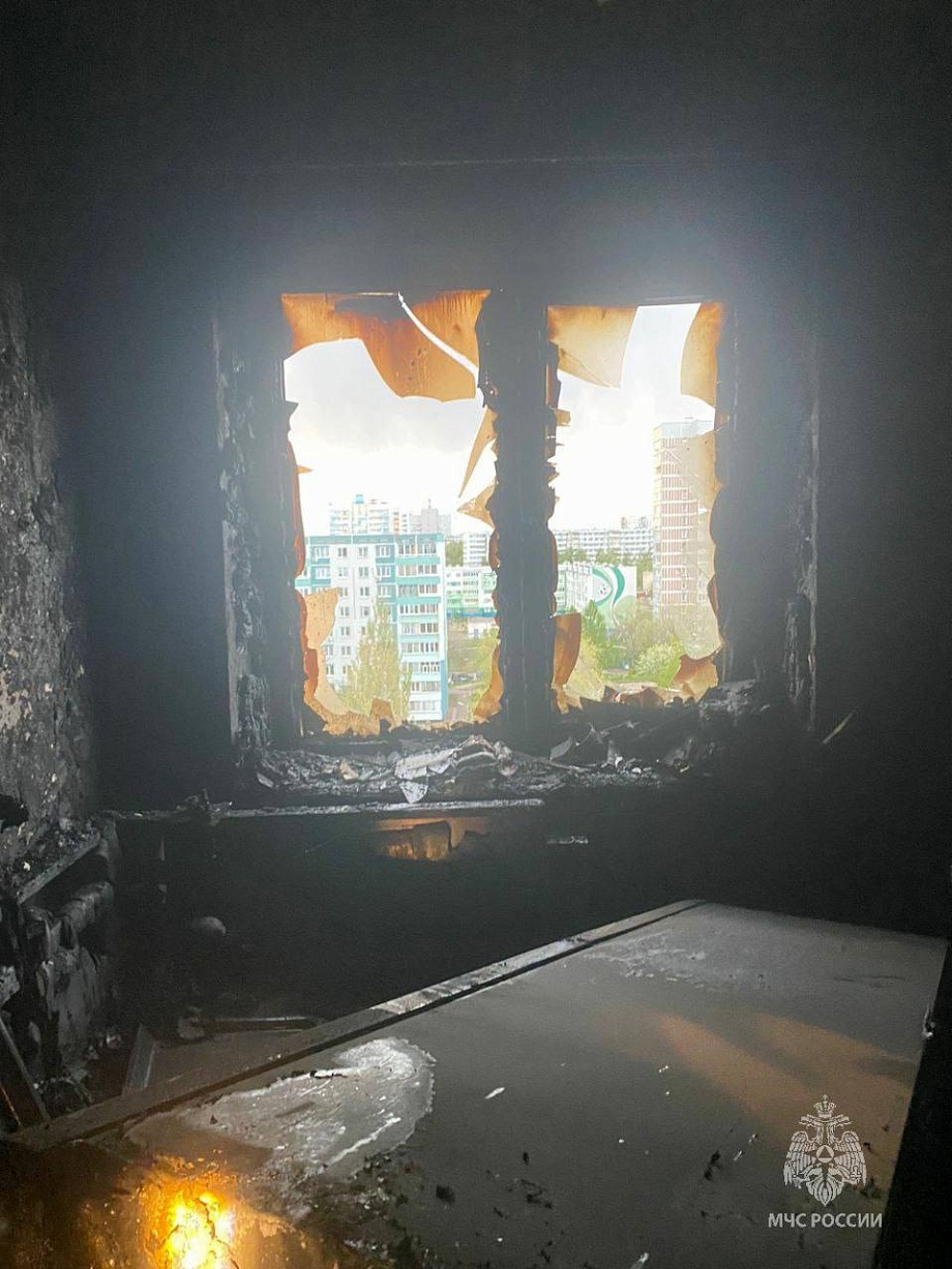 В Челнах после пожара госпитализировали семью с двумя детьми