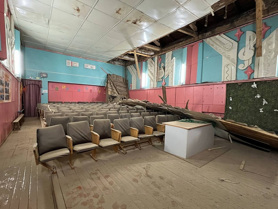 Прокуратура показала, как выглядит сельский ДК, где обвалилась крыша (фото)