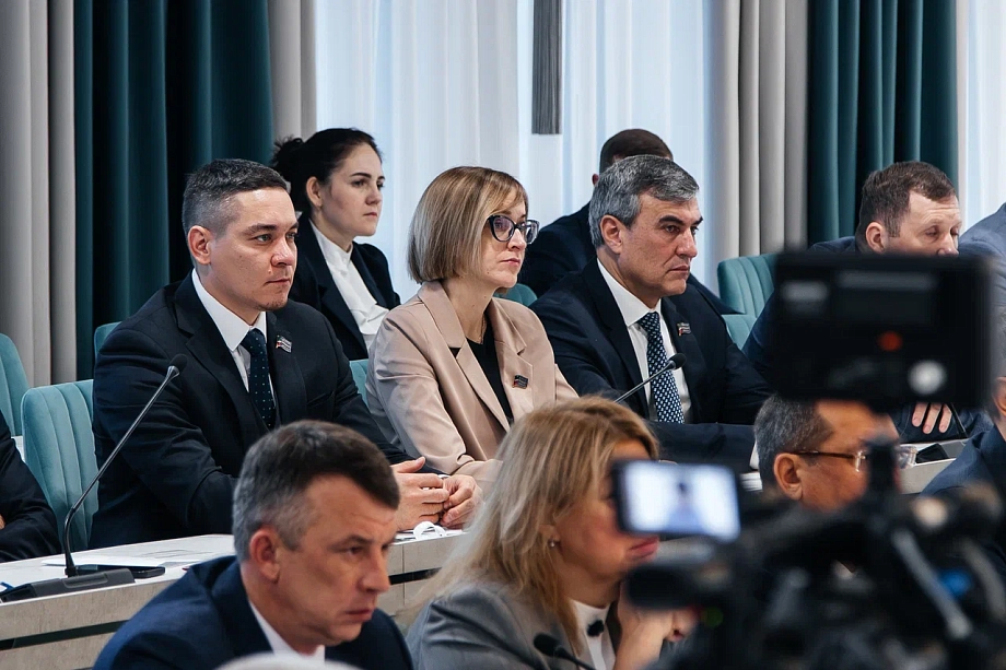 «Если дверь где-то закроют, Наиль Гамбарович, мне кажется, в окно и даже в форточку влезет, чтобы решить вопросы»