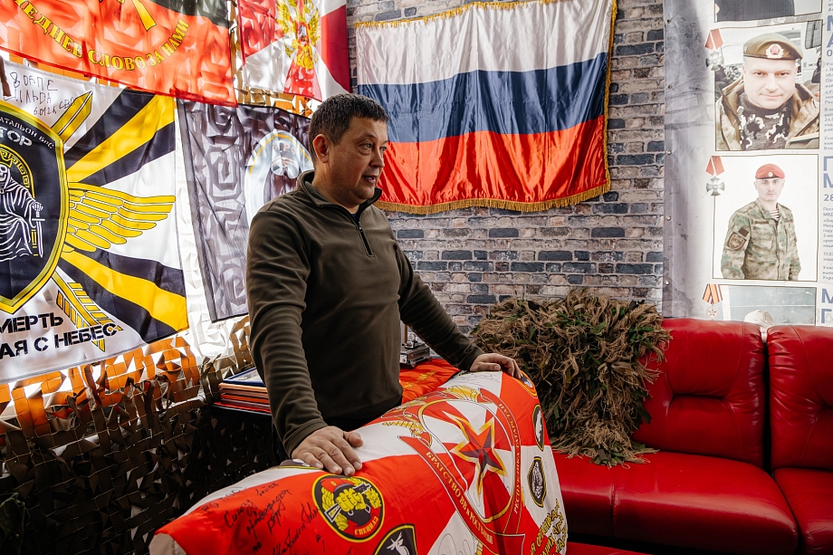 «К краповому берету могут прикасаться лишь те, кто имеет право его носить…и родственники погибшего» «К краповому берету могут прикасаться лишь те, кто имеет право его носить…и родственники погибшего»