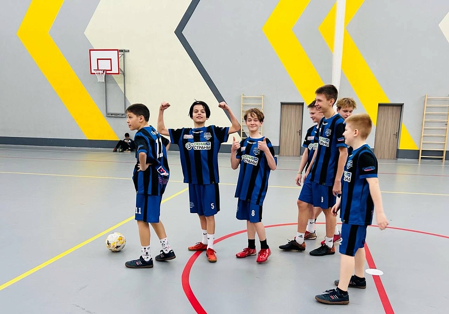 Эдуард Фаттахов: в Челнах стартовал 11-й сезон Школьной футбольной лиги Эдуард Фаттахов: в Челнах стартовал 11-й сезон Школьной футбольной лиги