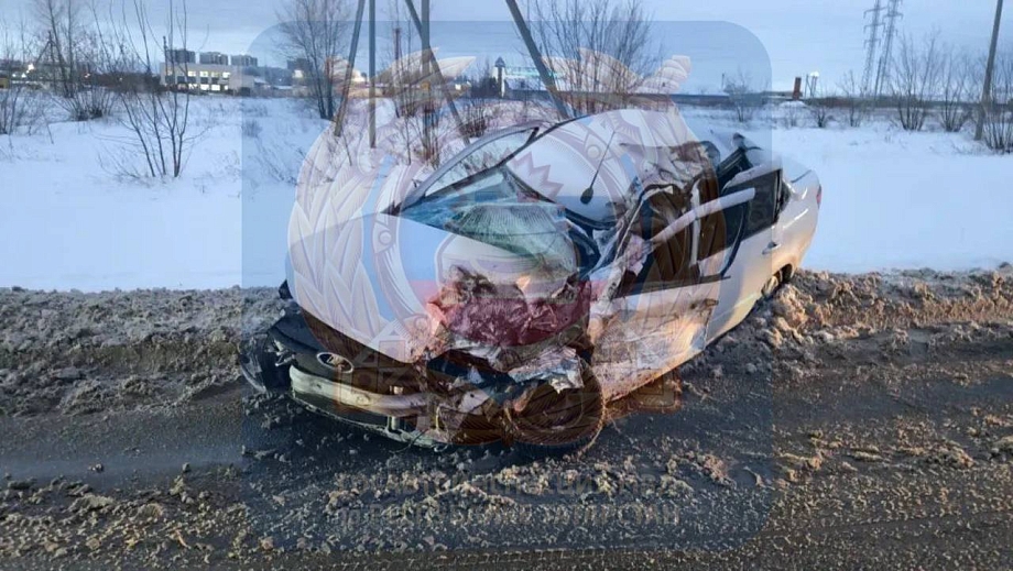 В Челнах водитель легковушки скончался на месте после столкновения с КАМАЗом