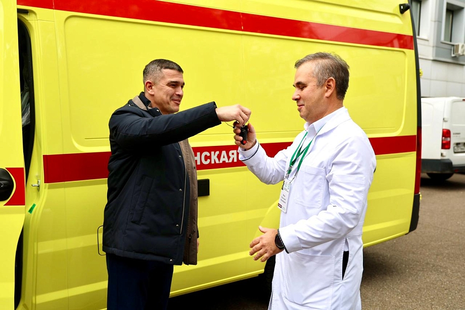 ГК «ТЭМПО» подарила к 45-летию БСМП Челнов современный реанимобиль 