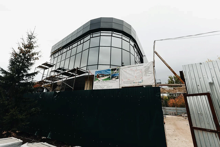 Фото: как идет строительство скандального объекта в парке Победы