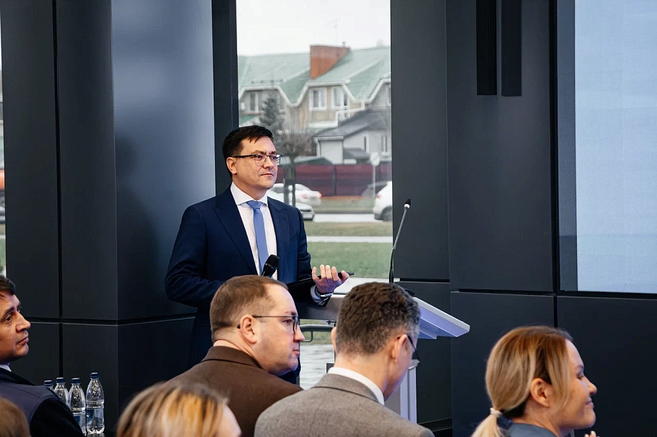 «На самом деле подобные авто разрабатывают около пяти лет. «Атом» создается четвертый год – это нормально»