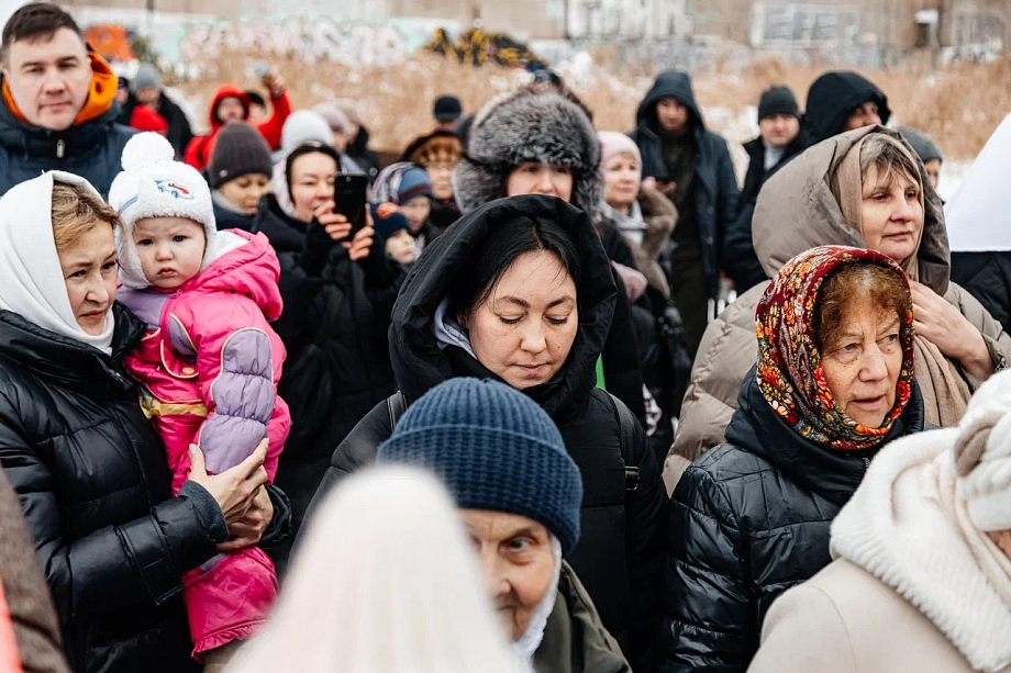 Фото: православные Челнов приняли участие в Крестном ходе