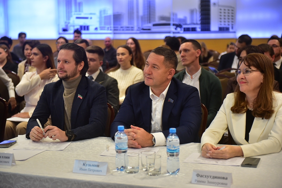 Тренажеры и стойки для учеников: как грант изменит автошколу «Джек»