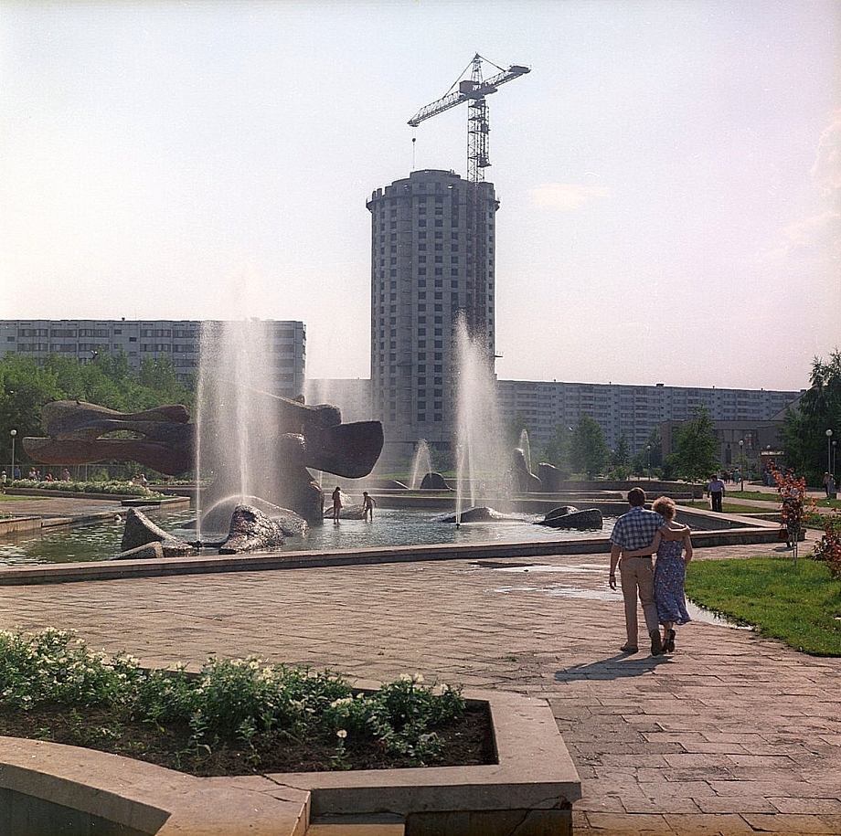 Как менялись с годами парки и бульвары Челнов (фото) 