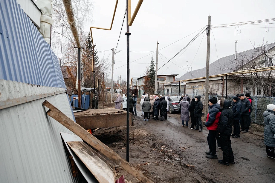 Противники Козловой вышли на улицу, чтобы показать властям ее «общежитие»