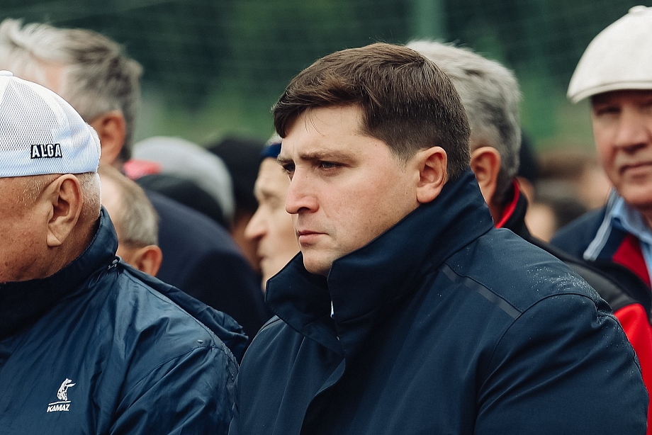 «Взорвал три петарды, после чего напал на уборщицу и спрятался. Потом его задержали»