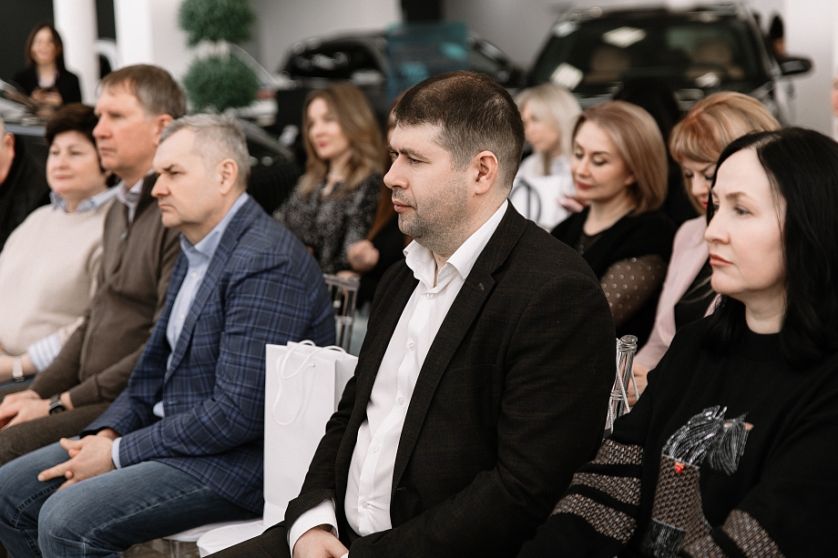 Дарина и «Диалог Авто»: каждый четвертый из вас будет ездить на гибриде Дарина и «Диалог Авто»: каждый четвертый из вас будет ездить на гибриде