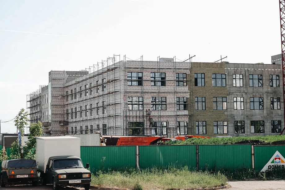 Фото: строители подняли корпус новой школы в Замелекесье