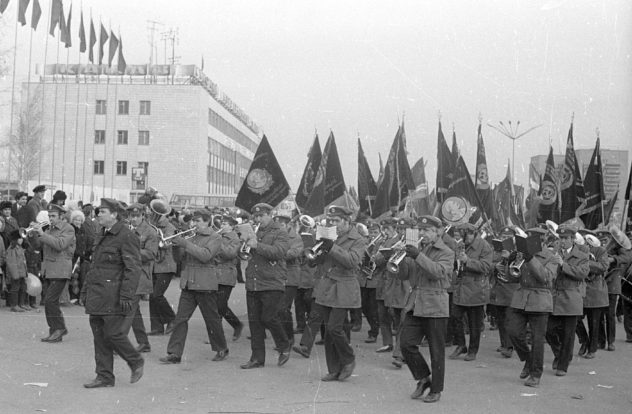 Фото: как в Челнах 50 лет назад проходили демонстрации