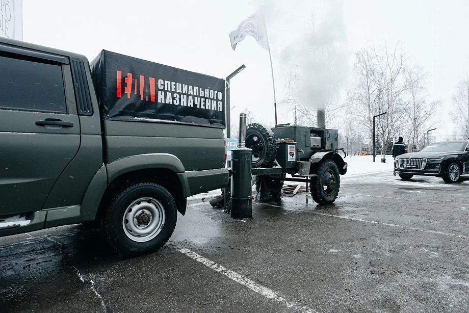 Снегоболотоход, медицинский транспортер и броневик – что показали Минниханову 