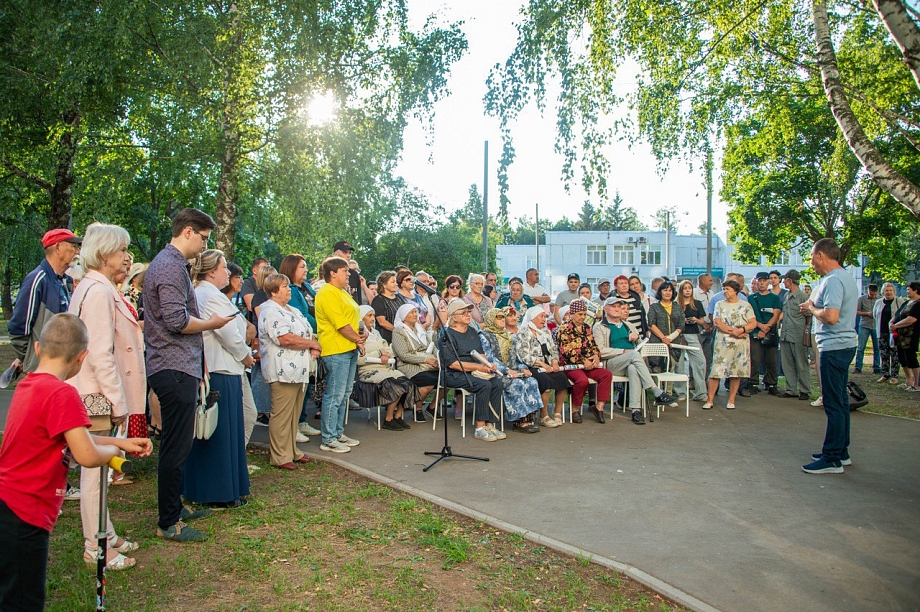 «В час ночи едем по Бишкеку. Я говорю: «Нижнекамцев сюда привезти - света нет, тротуара нет, дорог тоже»