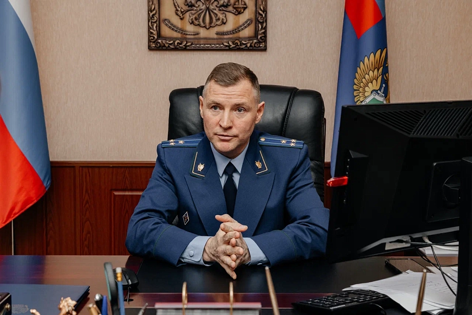 «Вникаю в работу, проблем хватает. Тем более почти полгода не было прокурора»