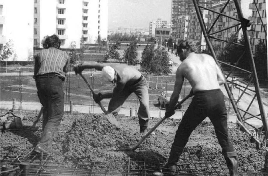 Фото: как на «КАМАЗе» велась стройка в жару