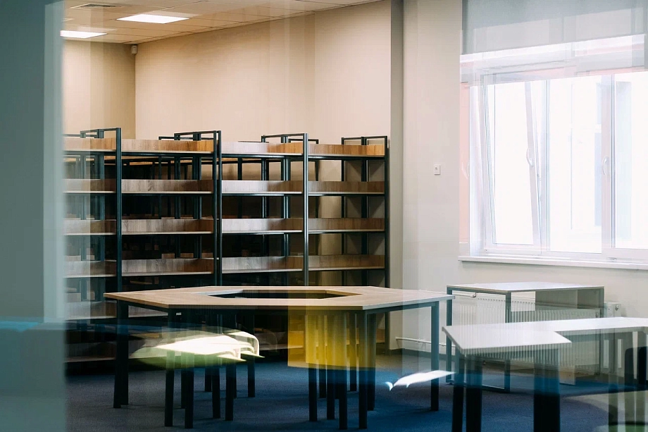 «У директора сложилось предвзятое отношение ко мне. Он начал меня терроризировать, говорить: «Увольняйтесь». «У директора сложилось предвзятое отношение ко мне. Он начал меня терроризировать, говорить: «Увольняйтесь».