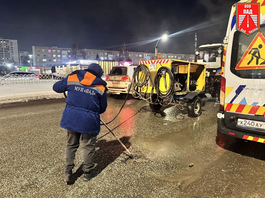 «В экстренных случаях работаем и днем» – Черкашин о ремонте аварийных ям в Челнах
