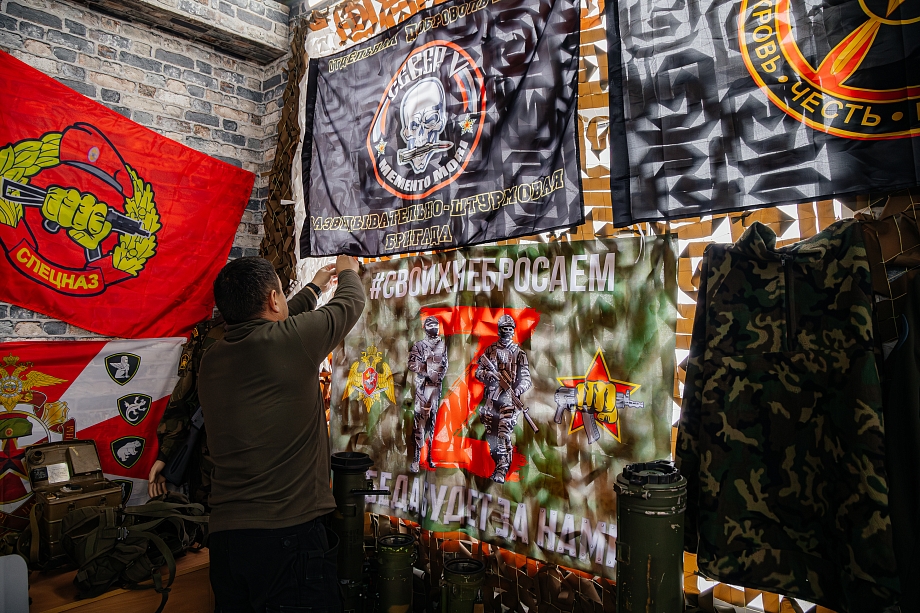 «К краповому берету могут прикасаться лишь те, кто имеет право его носить…и родственники погибшего» «К краповому берету могут прикасаться лишь те, кто имеет право его носить…и родственники погибшего»