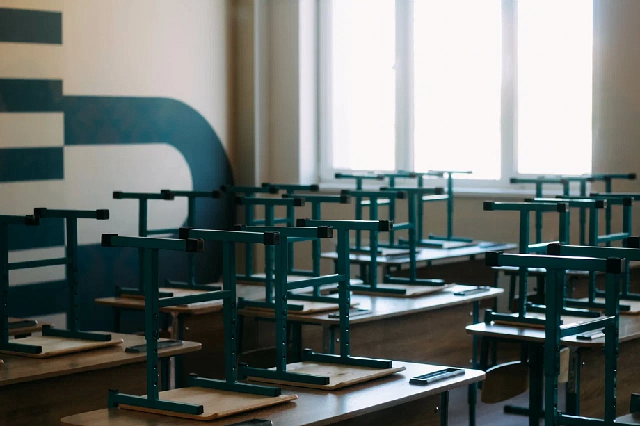 «У директора сложилось предвзятое отношение ко мне. Он начал меня терроризировать, говорить: «Увольняйтесь». «У директора сложилось предвзятое отношение ко мне. Он начал меня терроризировать, говорить: «Увольняйтесь».