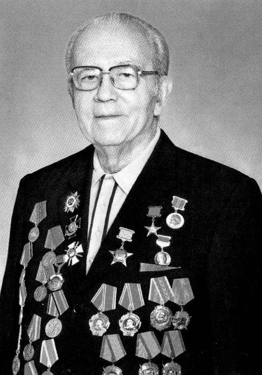 Архивные фото к 99-летию со дня рождения первого гендиректора «КАМАЗа»