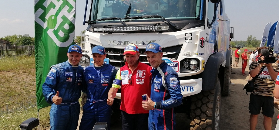 Экипаж Сотникова на новом грузовике К5 победил в ралли «Шелковый путь»