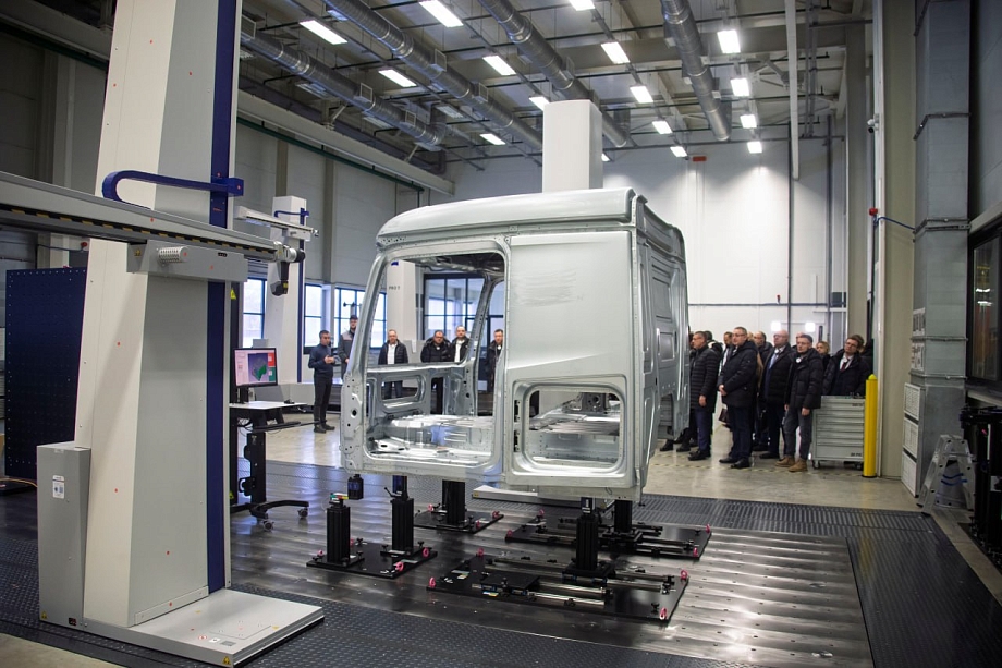 Минпромторг и мусорные операторы оценили новую спецтехнику «КАМАЗа»