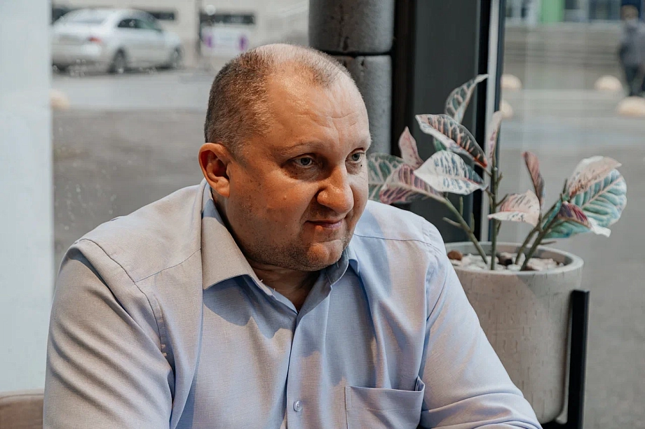 «Город меня удивил. Даже в тот момент, когда я впервые его увидел: парки разбиты, все выглядело серым и мрачным...»