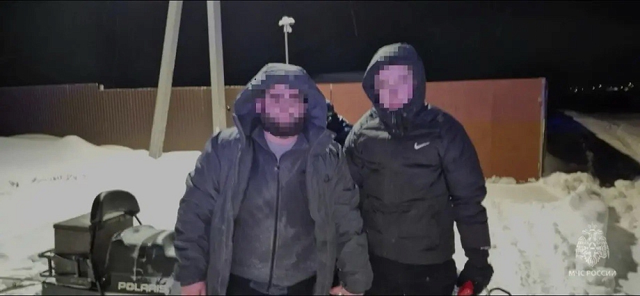 Под Нижнекамском спасли четырех человек, застрявших в овраге на снегоходе