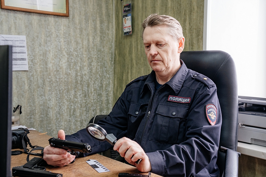 «Почти половина преступлений раскрывается по оставленным следам. В основном это руки»