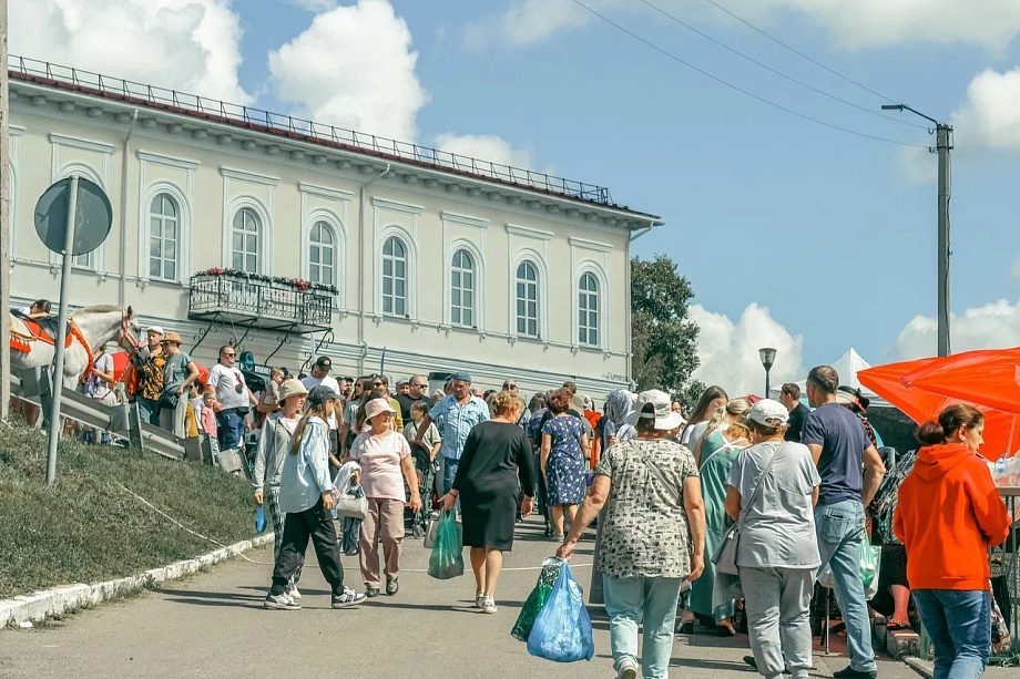 Фото: как и чем торговали на Спасской ярмарке в Елабуге