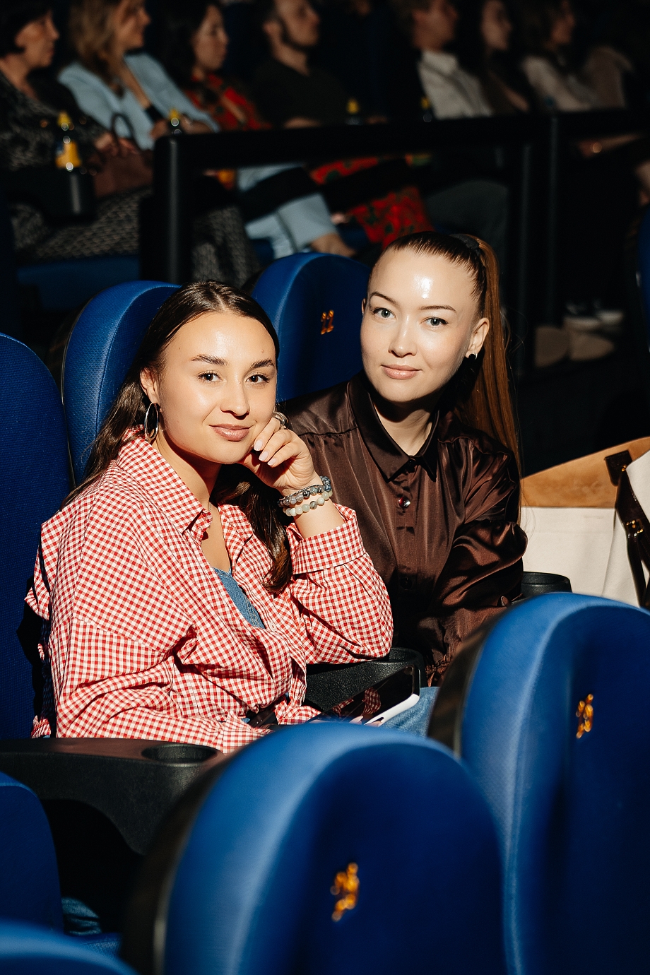 Дарина снова собрала полный зал: Как прошел кинопоказ «Дьявол носит Prada 2»
