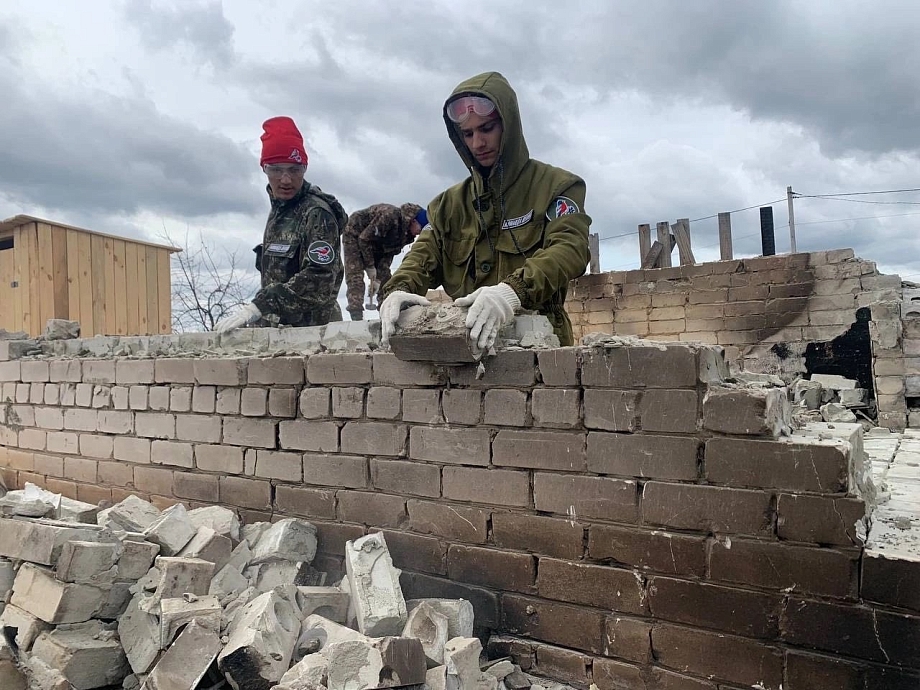 Челнинцы помогают разгребать руины после пожара в Курганской области
