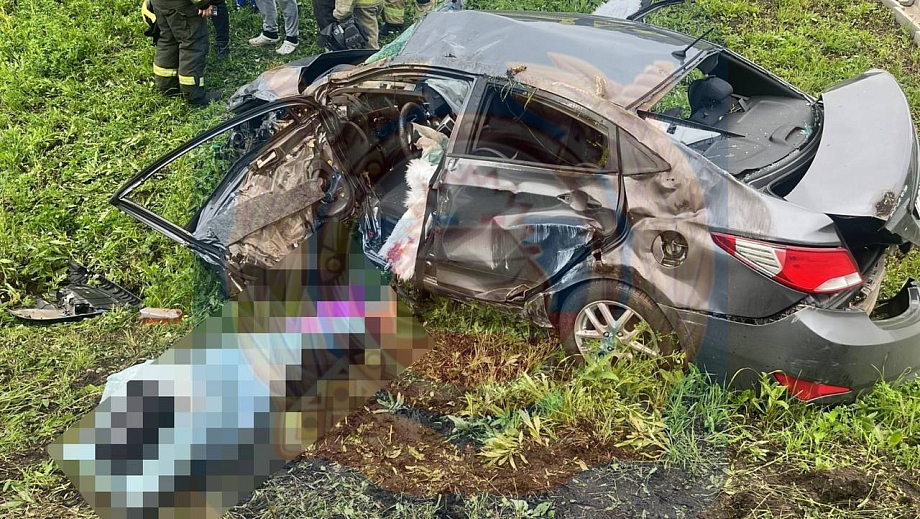 Смертельное ДТП на объездной трассе – авто врезалось в грузовик и вылетело в кювет