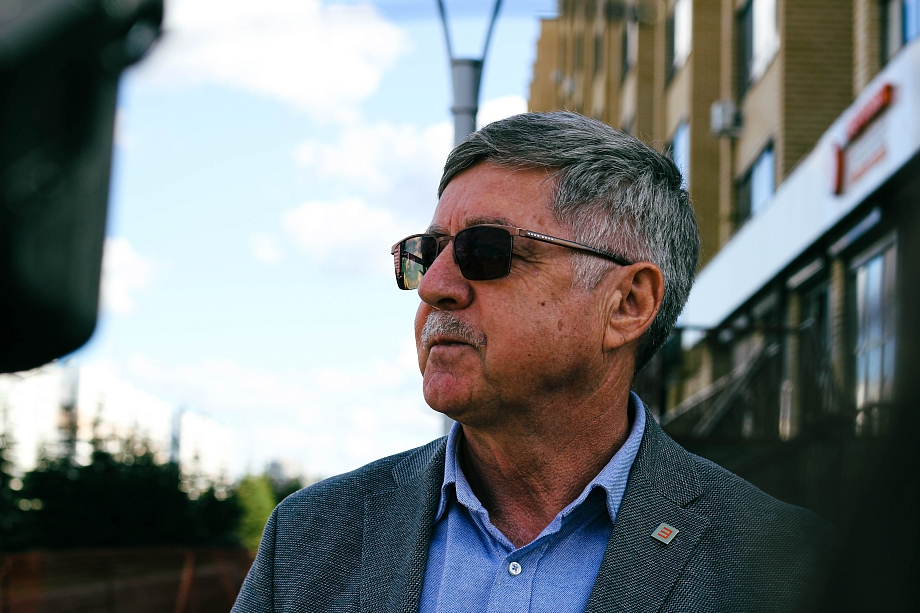 «Сфера ЖКХ – такая, что здесь никогда не будешь хорошим ни для кого: за все отвечает один человек, а ругают со всех сторон» «Сфера ЖКХ – такая, что здесь никогда не будешь хорошим ни для кого: за все отвечает один человек, а ругают со всех сторон»