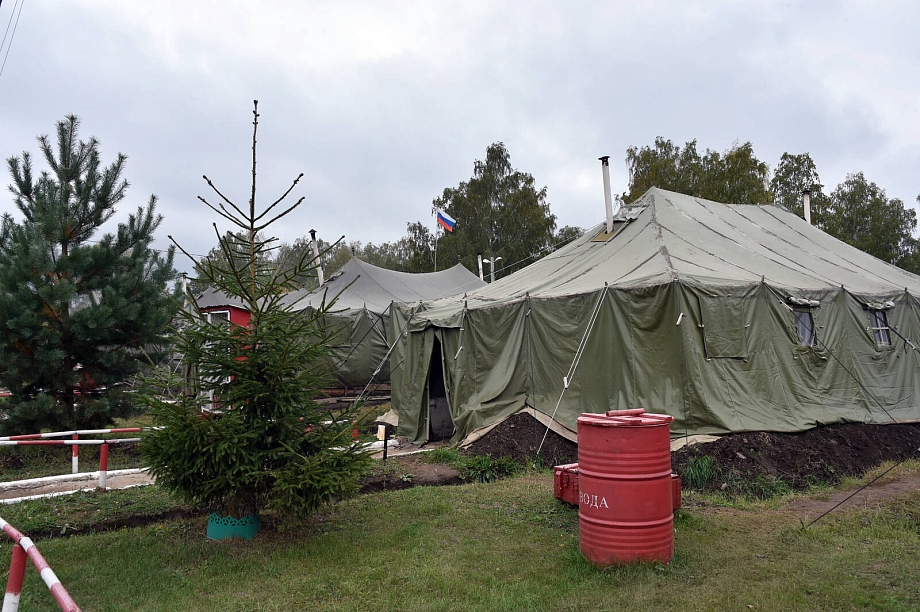 Президенту Татарстана показали палаточный лагерь для мобилизованных (фото)