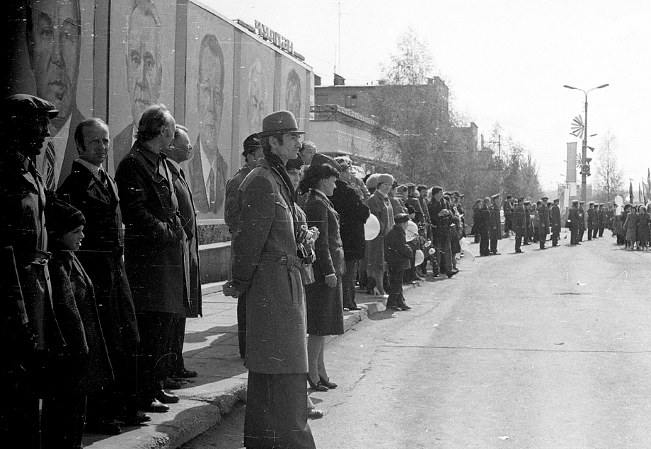 «Мир, труд, май» в Челнах: от массовых шествий до современных реалий