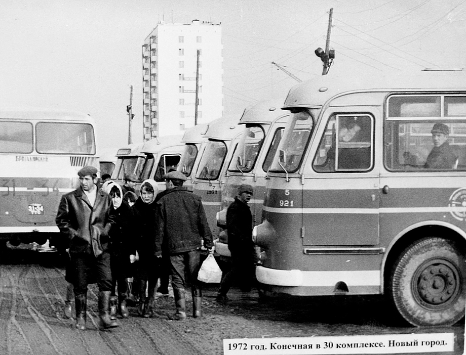 «Гармошки», газельки и НЕФАЗы – на чем перевозили челнинцев в разные годы (фото)