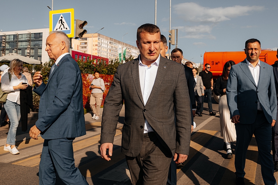 «В ЖКХ легко не бывает, но мы не сомневаемся, что новому руководителю работа будет по плечу»