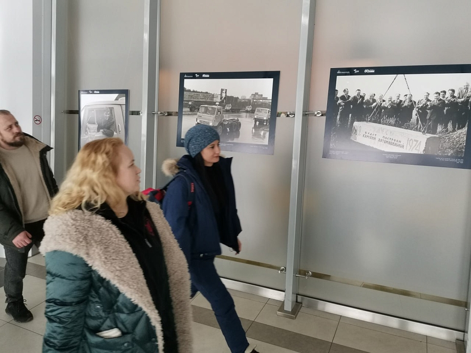 «КАМАЗ» представил юбилейную фотовыставку в Бегишево